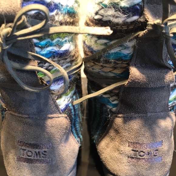 “Rare” TOMS, NEPAL suede and knit booties - Picture 4 of 8